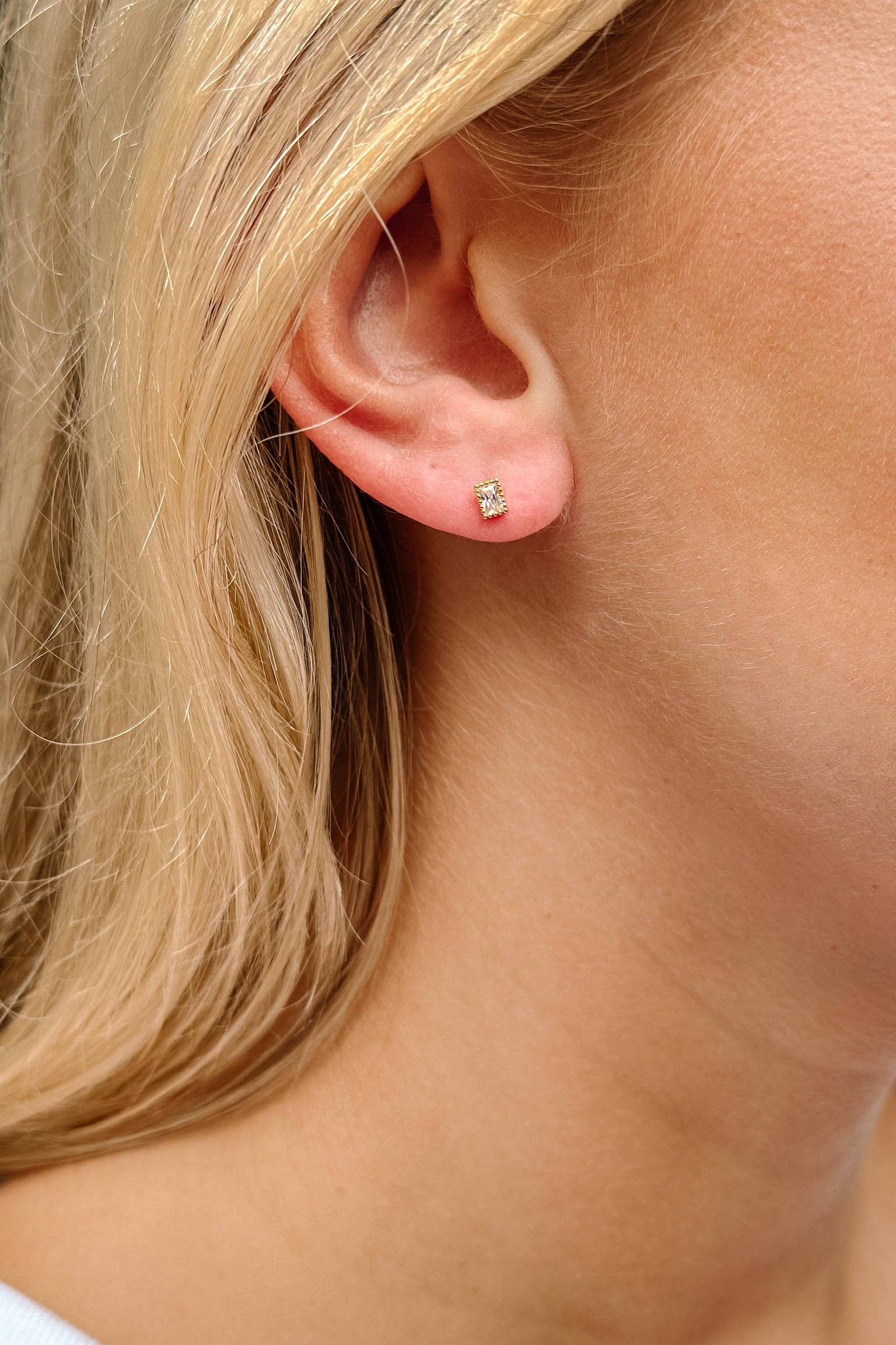 Anemone Earrings: SILVER