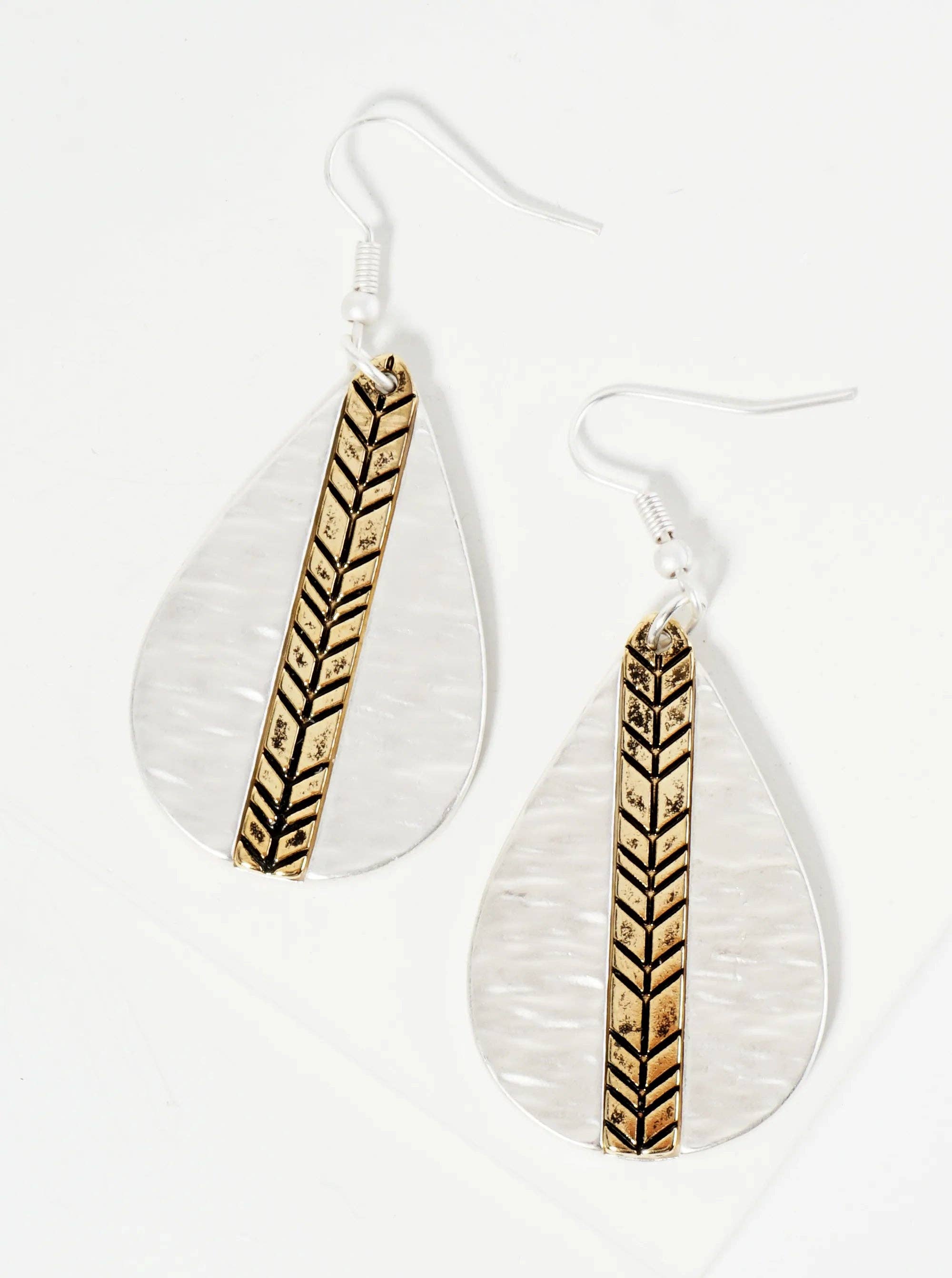 Dual-Tone Chevron Engraved Hammered Teardrop Dangle Earrings: Matte Silver-Matte Gold