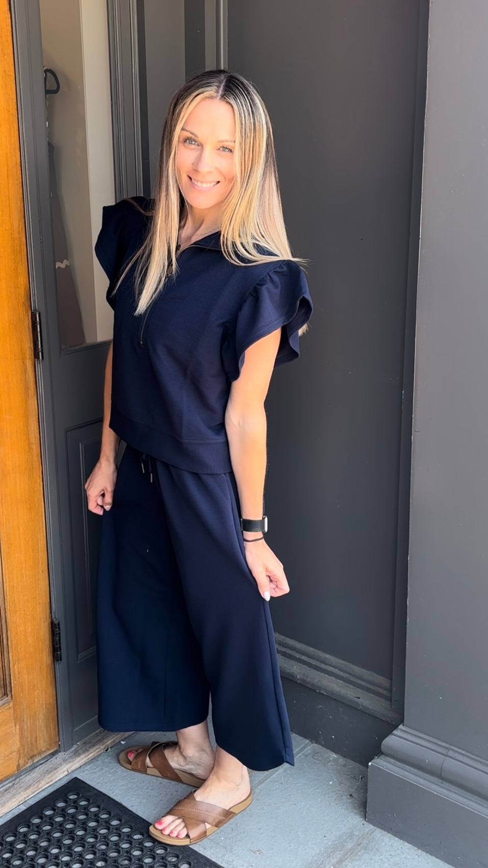 *FINAL SALE* Navy Textured Casual Crops