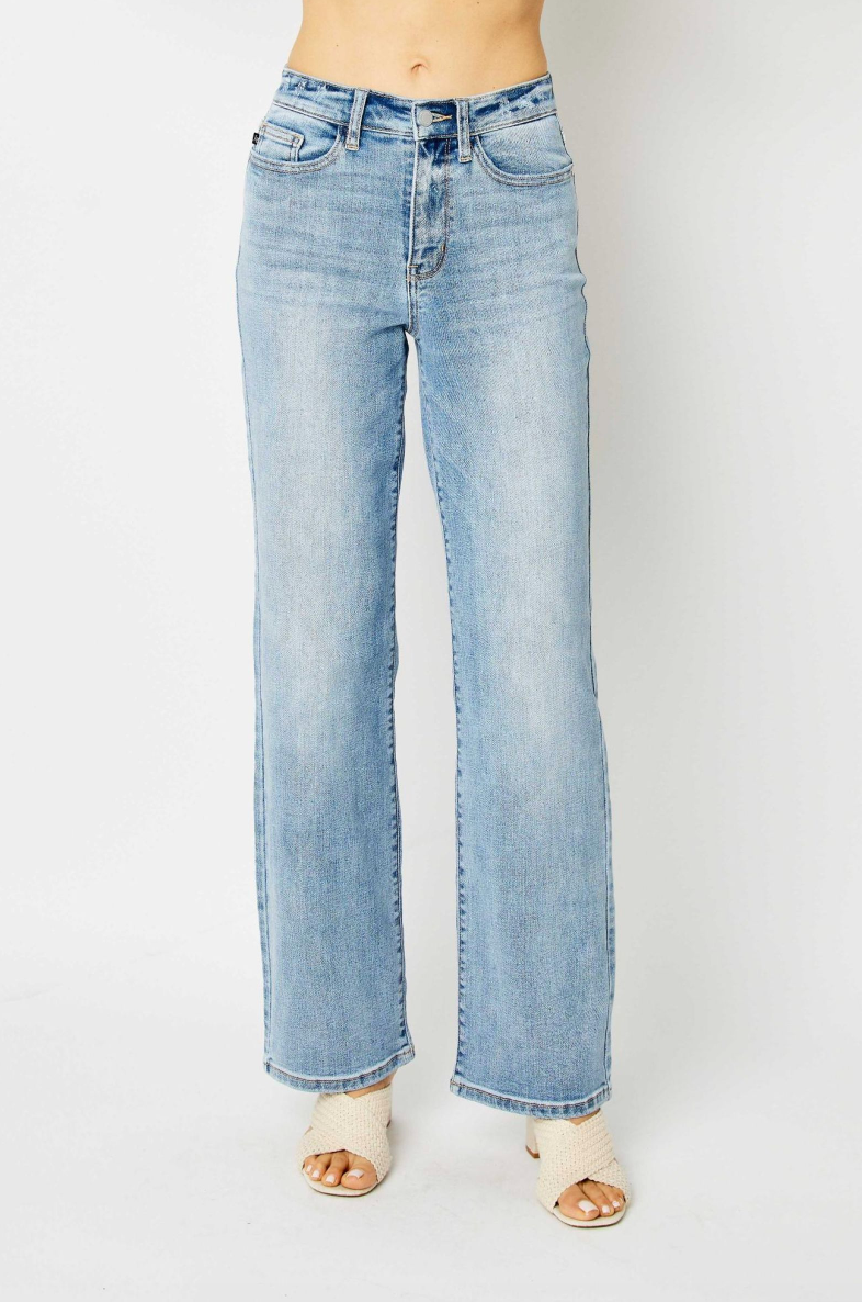 *FINAL SALE*Light Wash Straight Leg Jeans